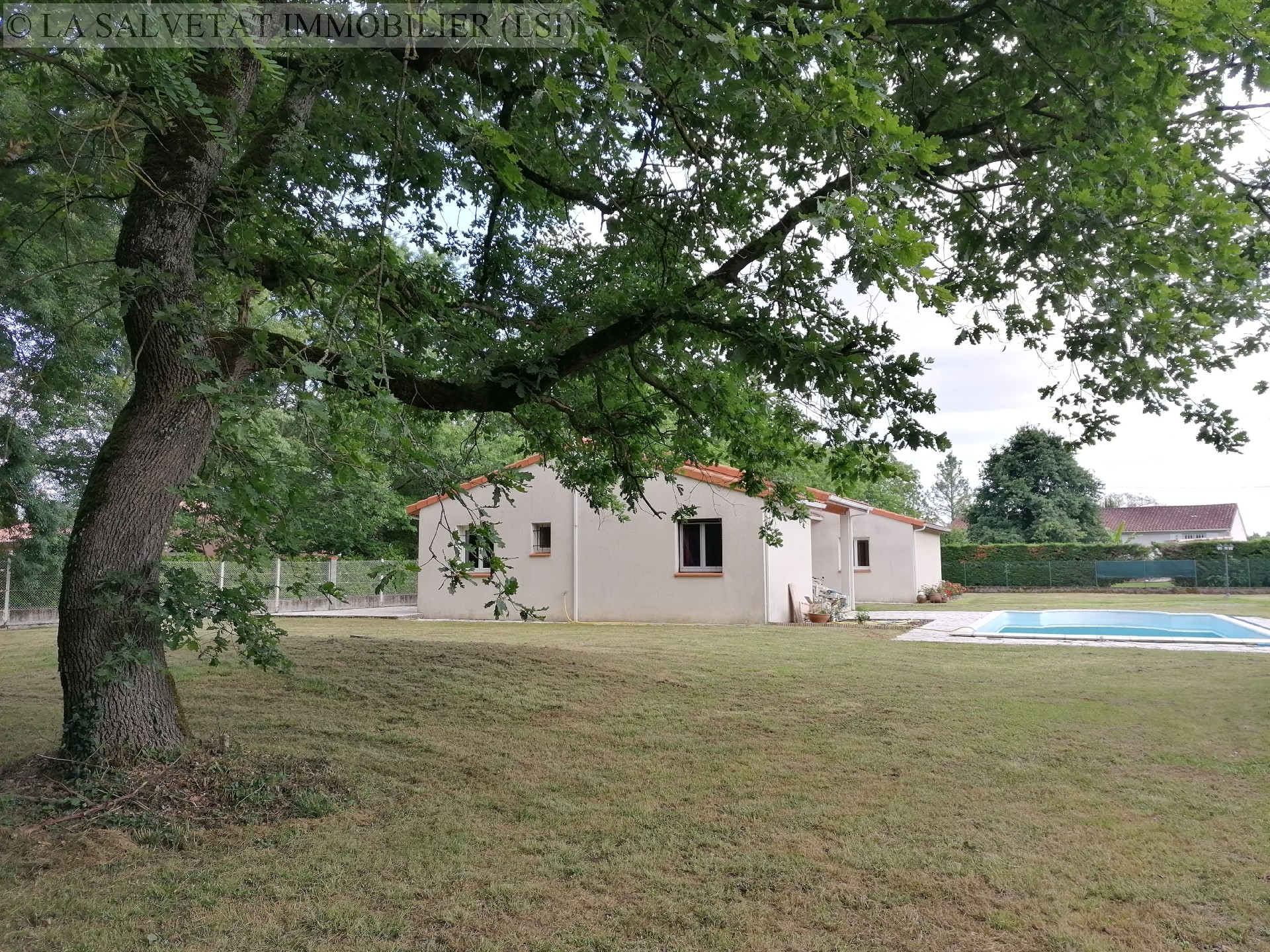 Vente maison-villa - BONREPOS SUR AUSSONNELLE<br>186 m², 7 pièces