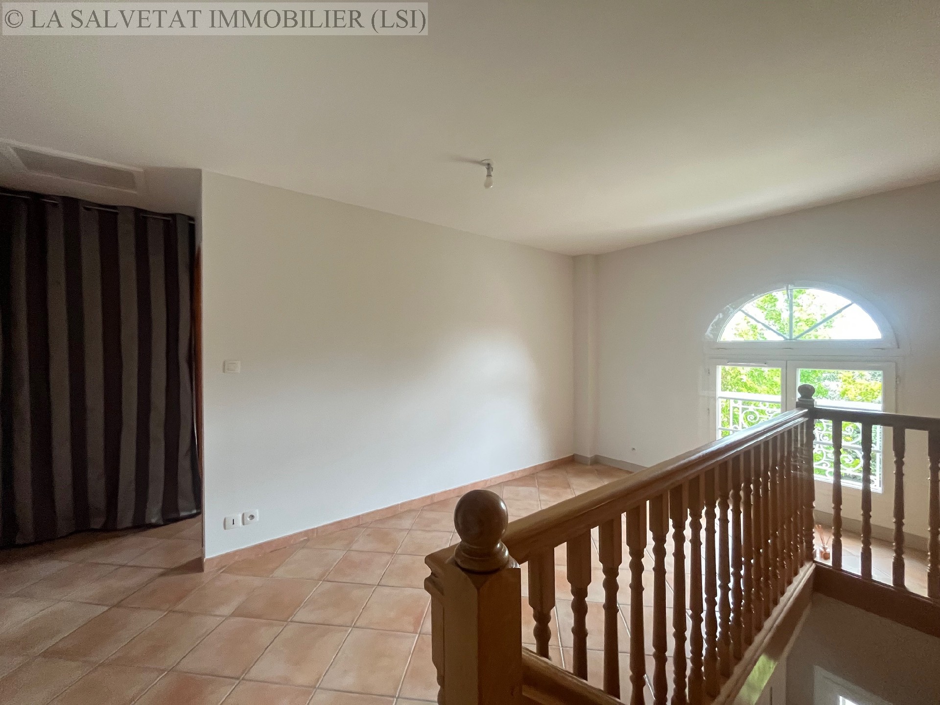 Vente maison-villa - FONTENILLES<br>267 m², 7 pièces