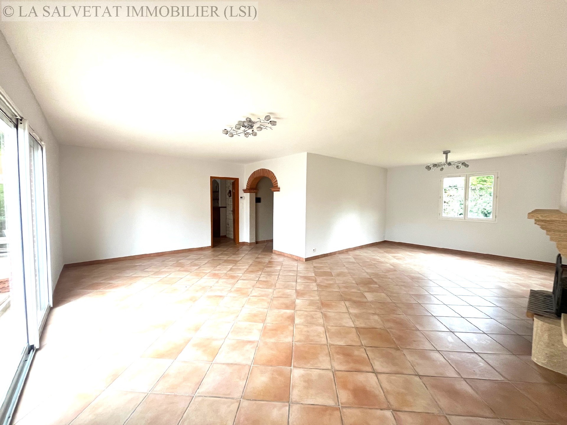 Vente maison-villa - FONTENILLES<br>267 m², 7 pièces