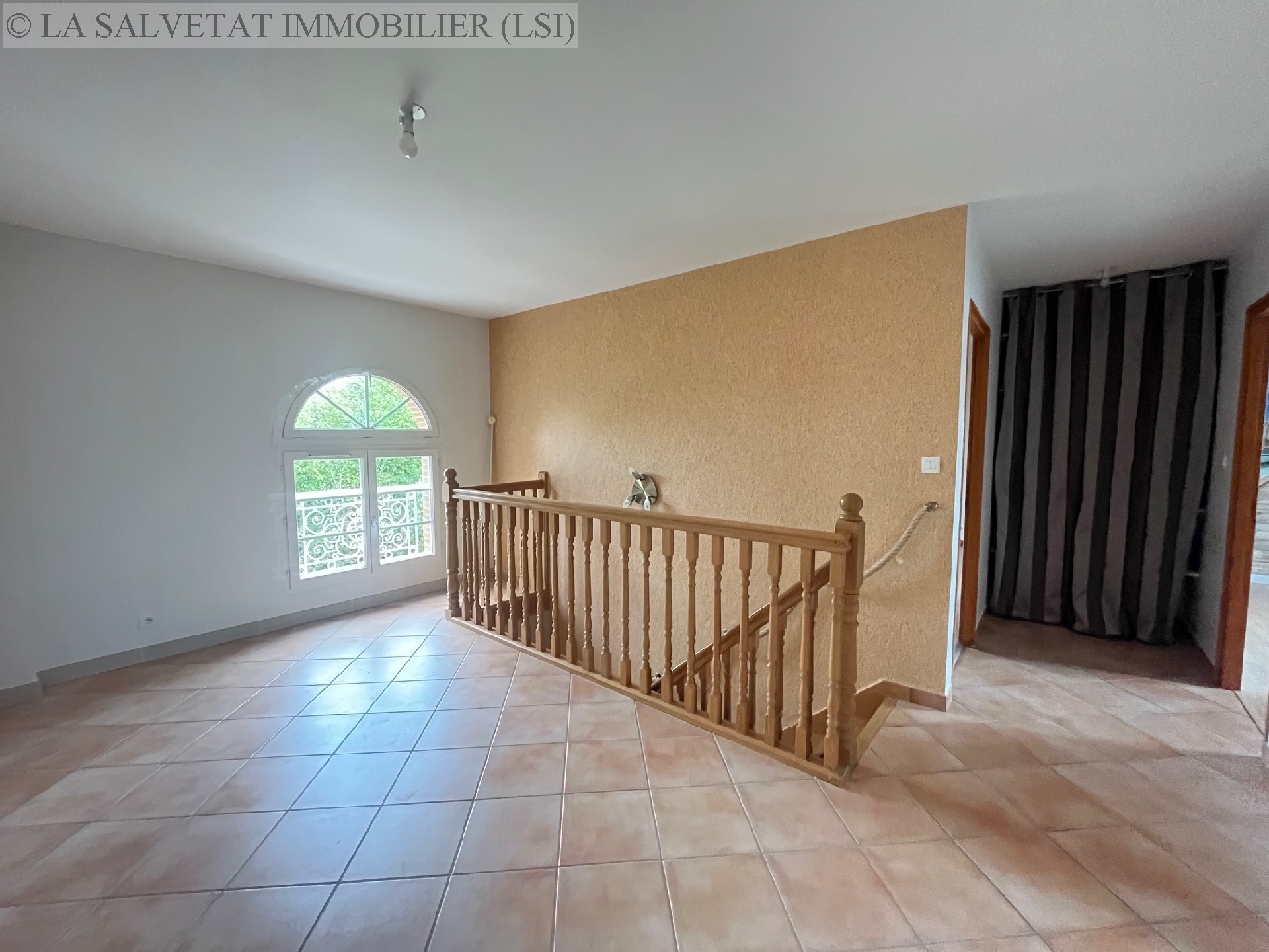 Vente maison-villa - FONTENILLES<br>267 m², 7 pièces