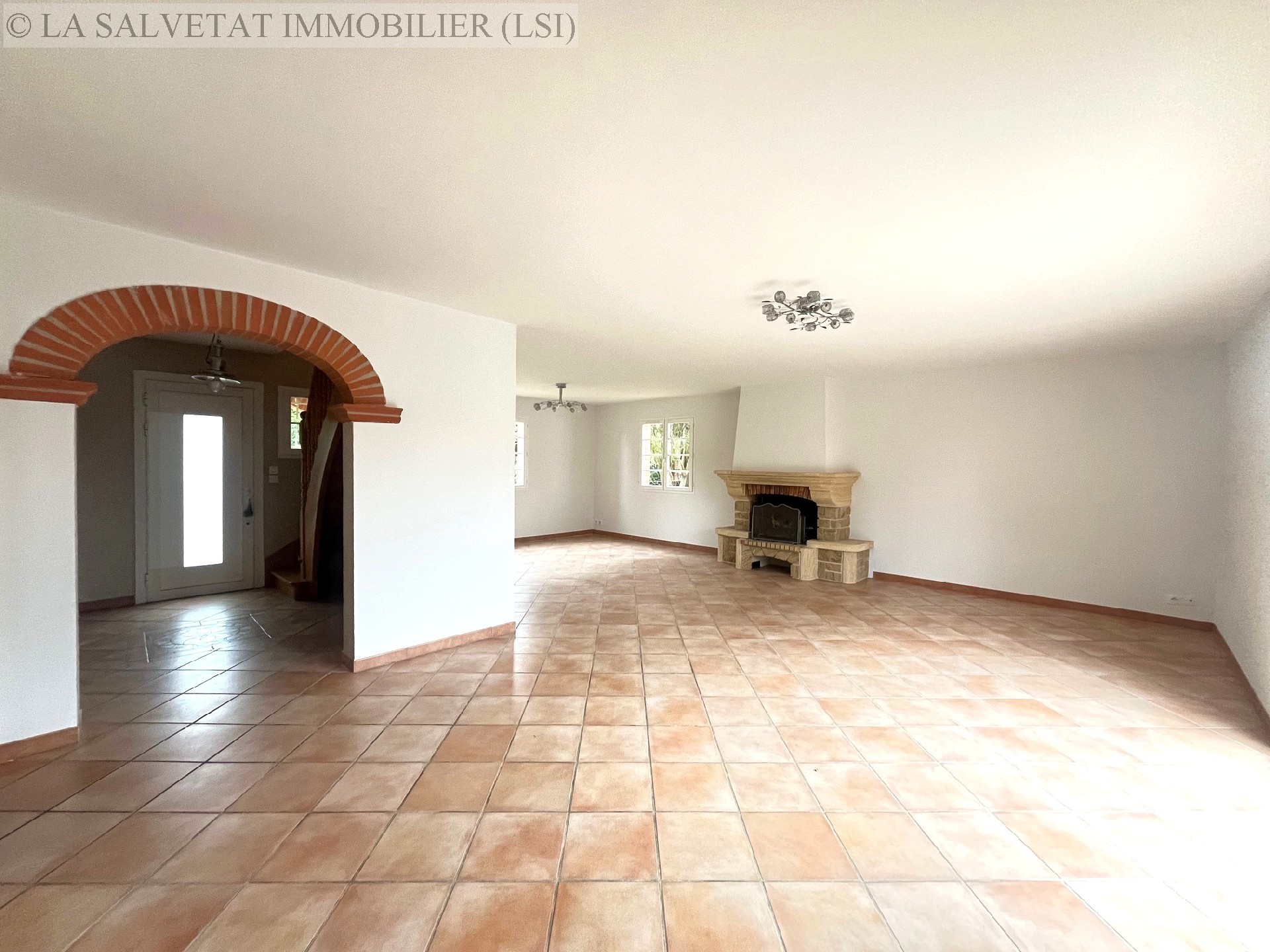 Vente maison-villa - FONTENILLES<br>267 m², 7 pièces