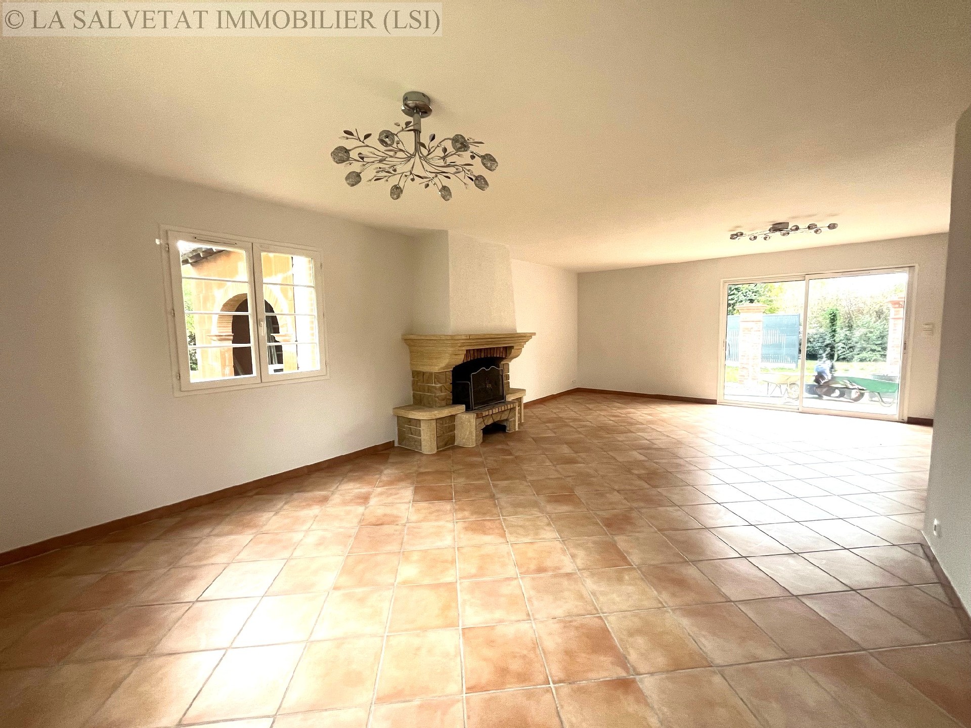 Vente maison-villa - FONTENILLES<br>267 m², 7 pièces