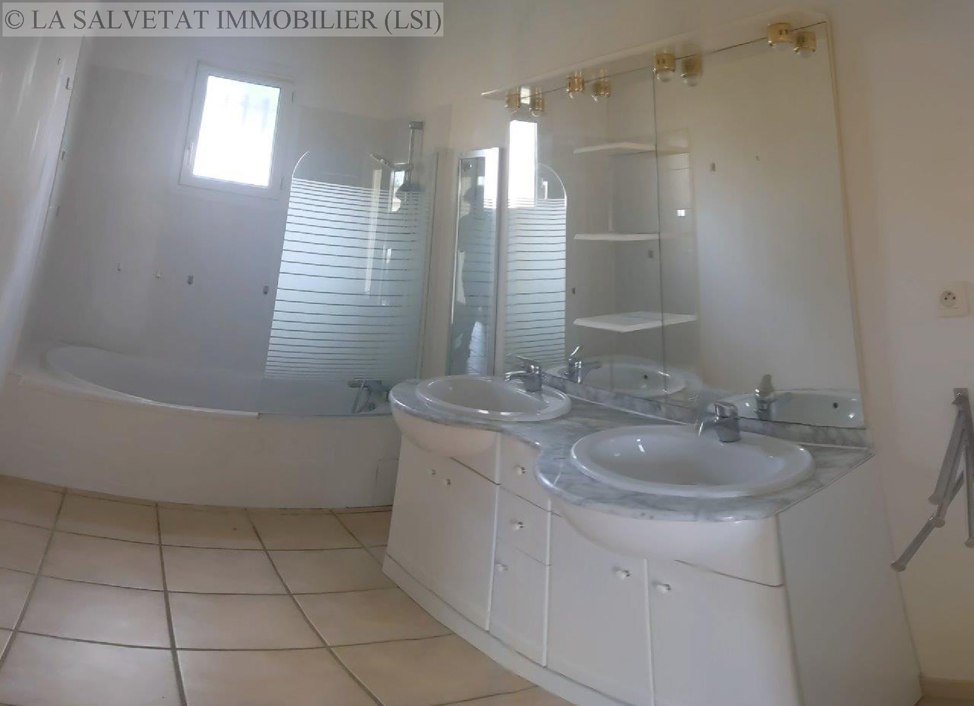 Location maison-villa - LA SALVETAT ST GILLES<br>126 m&sup2;, 5 pièces