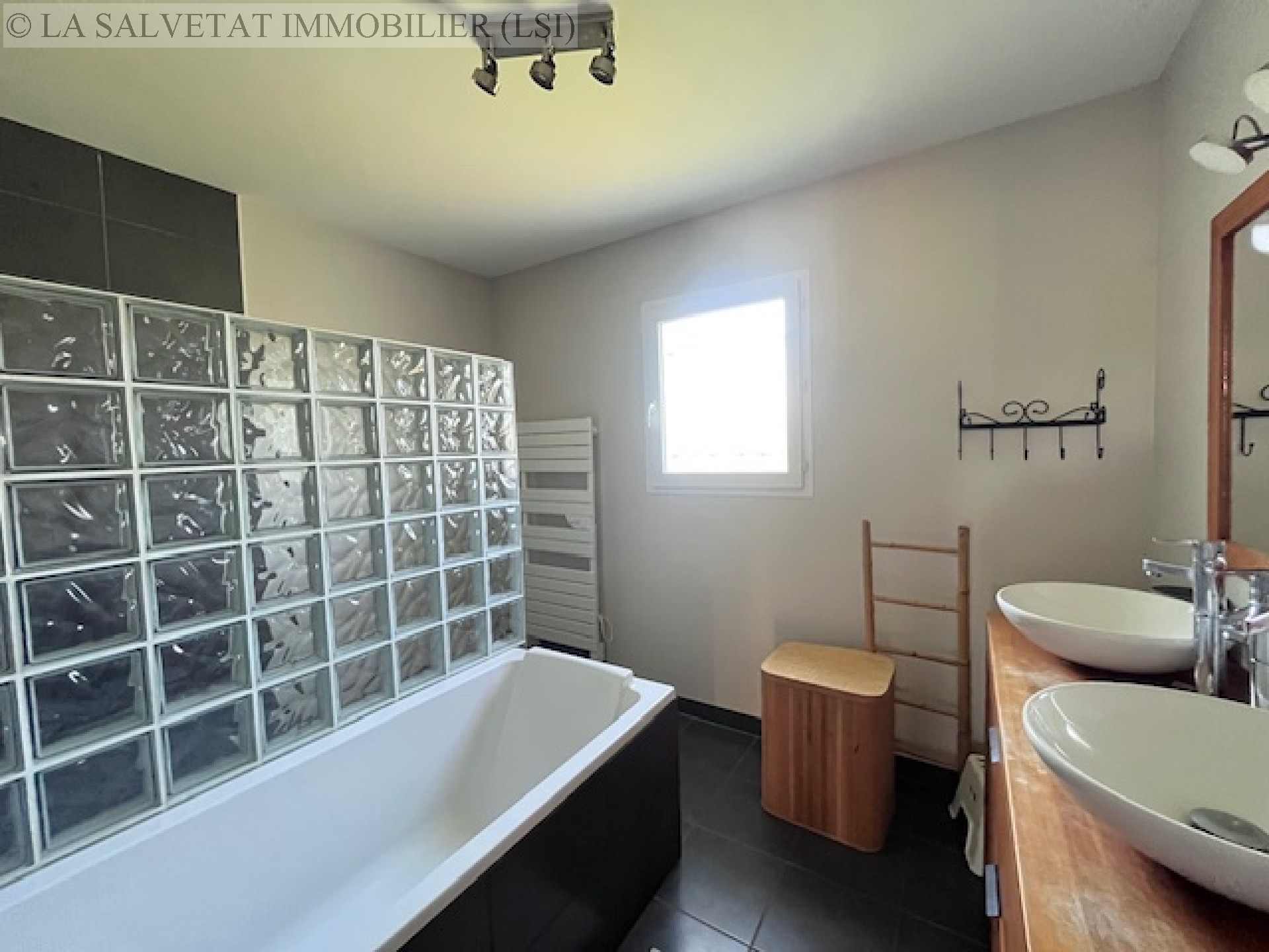 Vente maison-villa - FONTENILLES<br>116 m&sup2;, 5 pièces