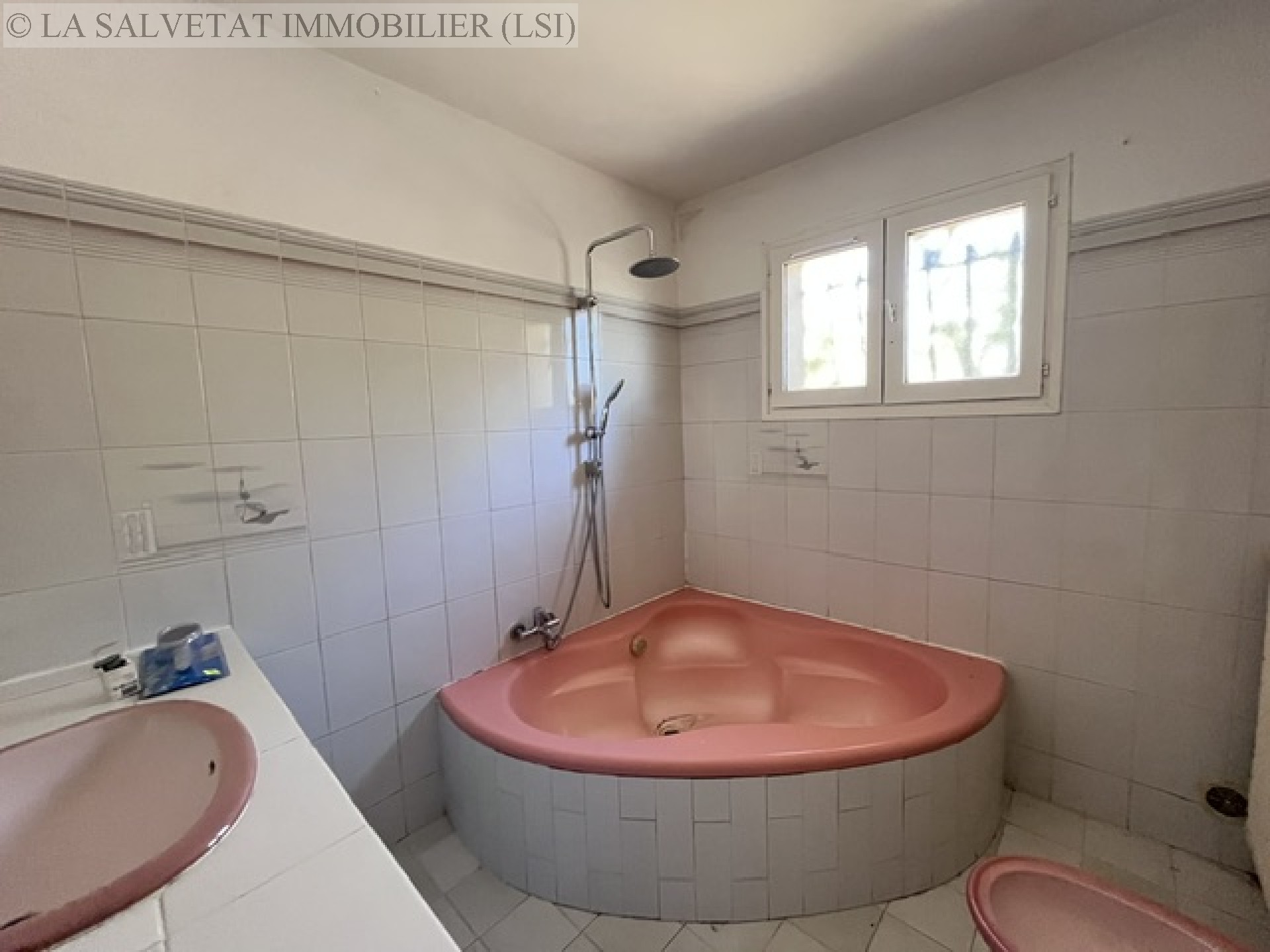 Vente maison-villa - LEGUEVIN<br>115 m&sup2;, 5 pièces