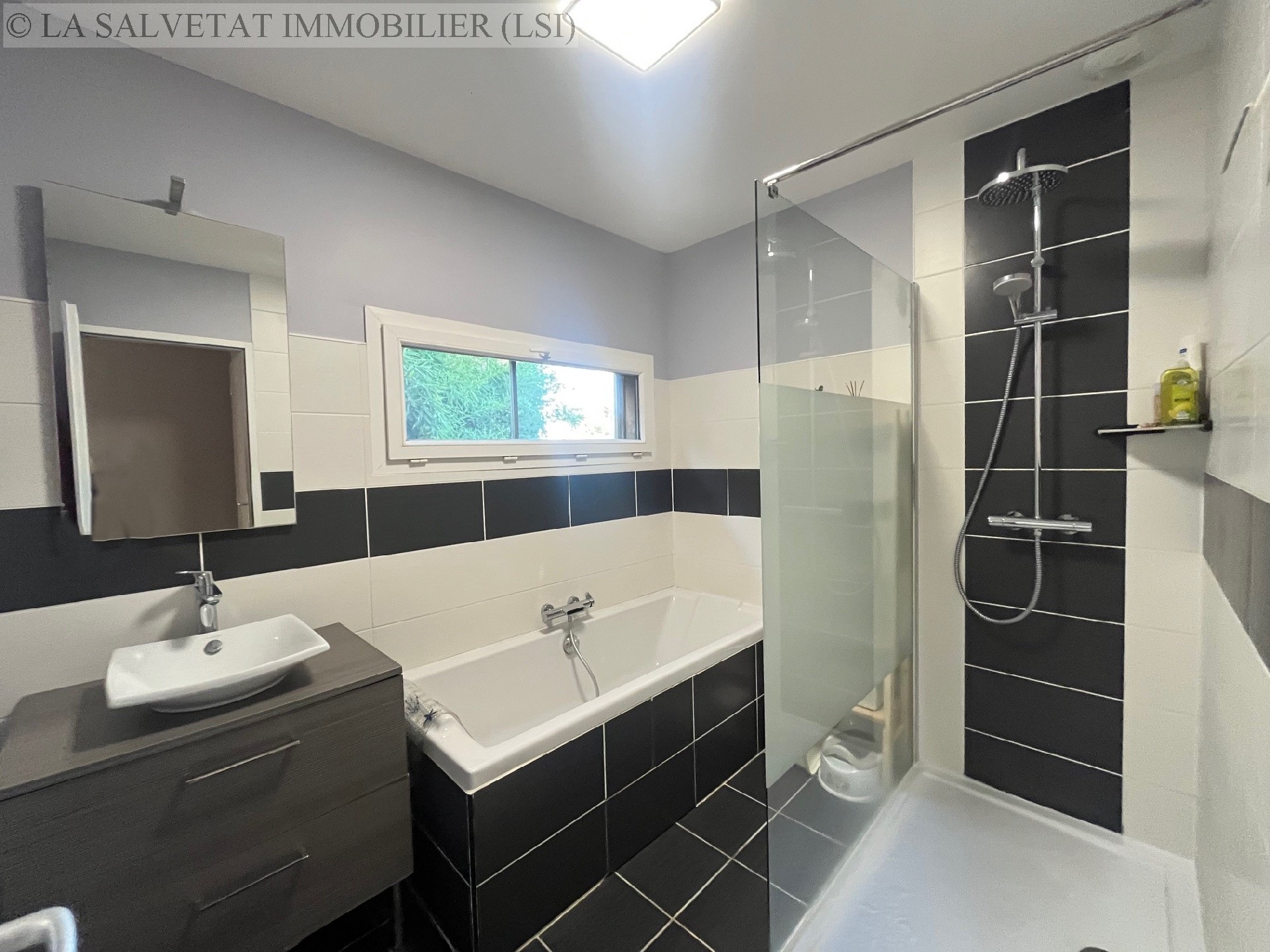 Vente maison-villa - LIAS<br>90 m&sup2;, 4 pièces